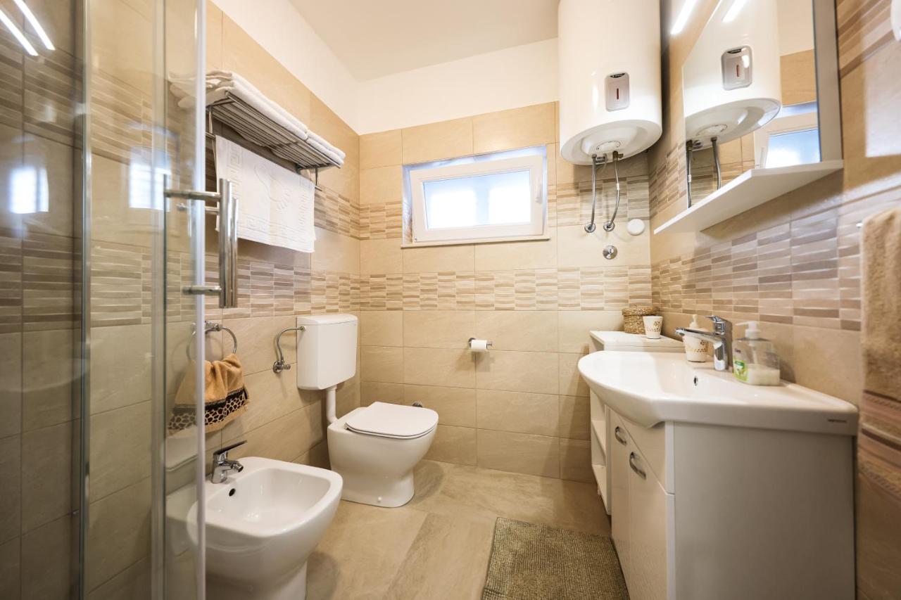 Apartment Puntamika Villa De Rosa - Ground Floor Ζαντάρ Εξωτερικό φωτογραφία